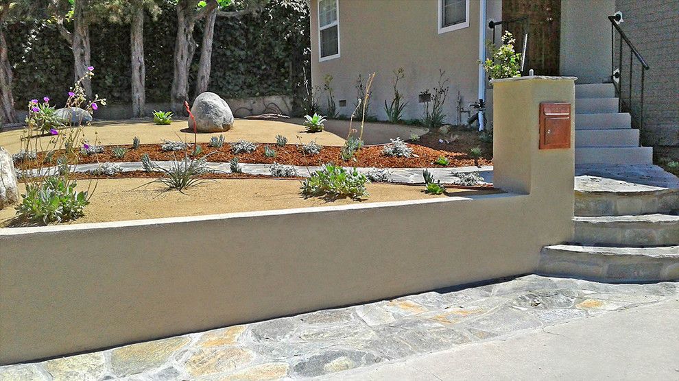 Stucco Retaining Wall Traditional Landscape Los Angeles By Flores Artscape Houzz - Stucco Retaining Wall Ideas