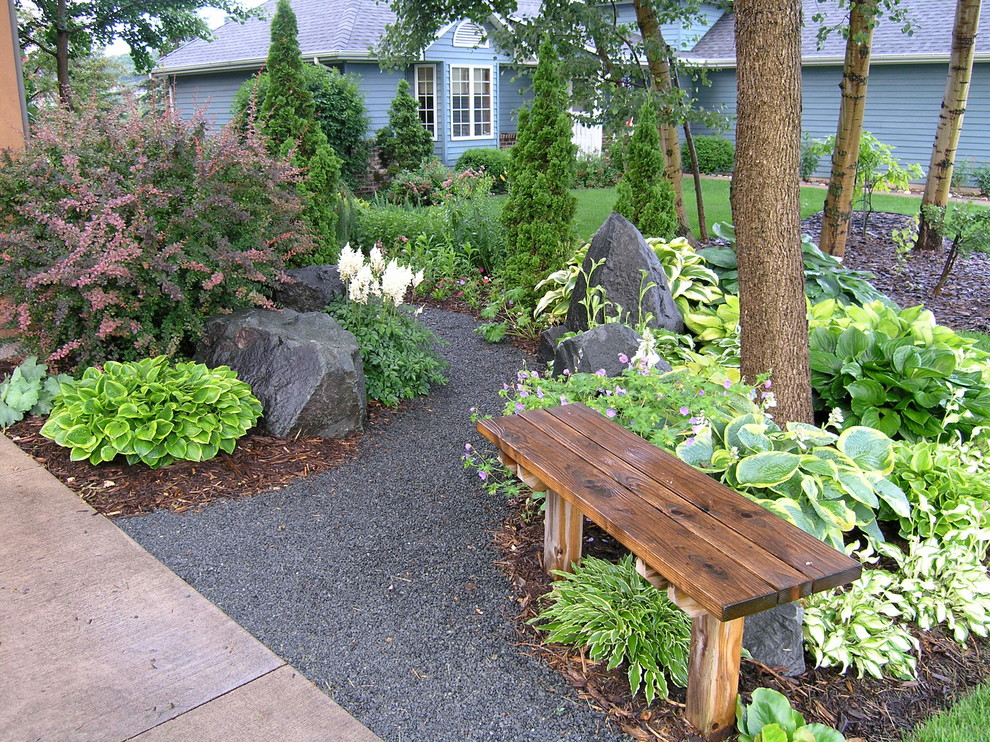 This is an example of a traditional landscaping in Minneapolis.