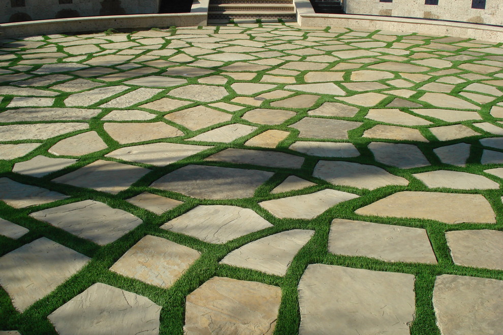 Synthetic GrassGrids/Pavers/Stepping Stones Mediterranean