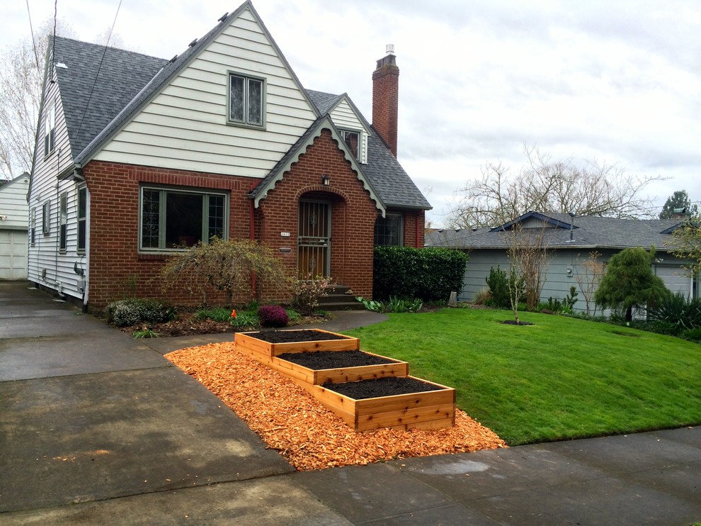 Terraced raised bed Landscape Portland by Portland Edible Gardens