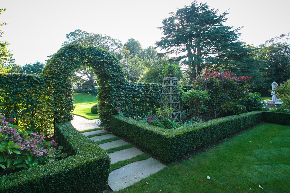 Inspiration for a classic garden in Manchester.
