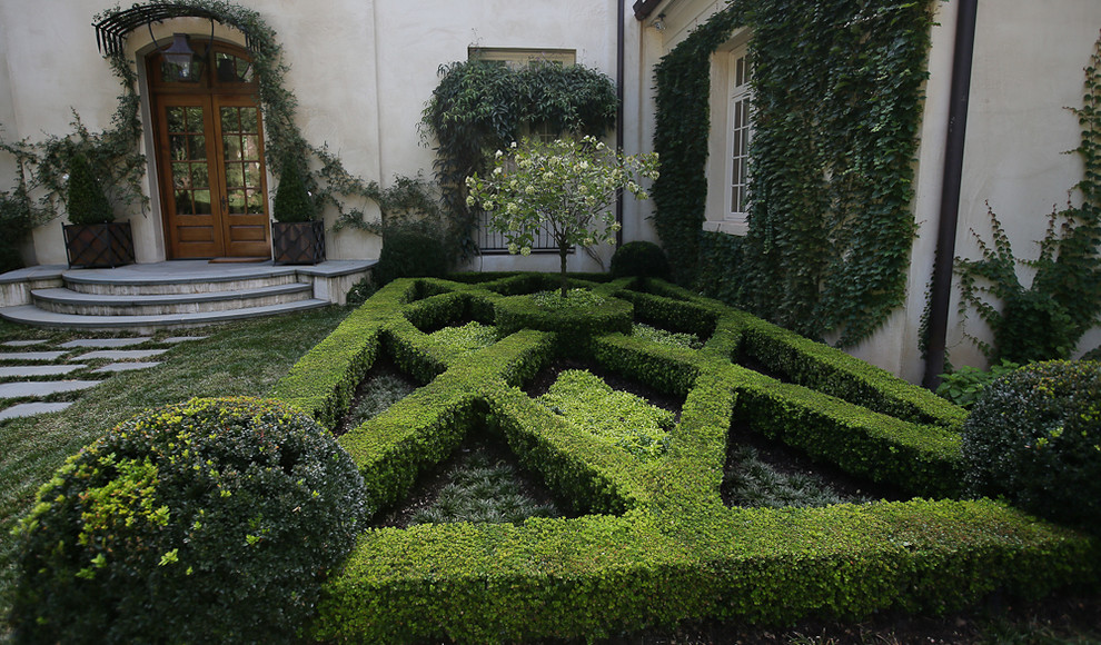 Timless Beauty Traditional Landscape Atlanta by The GreenSeason