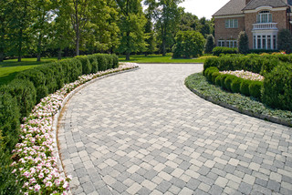 Traditional Driveway - Traditional - Landscape - Other | Houzz