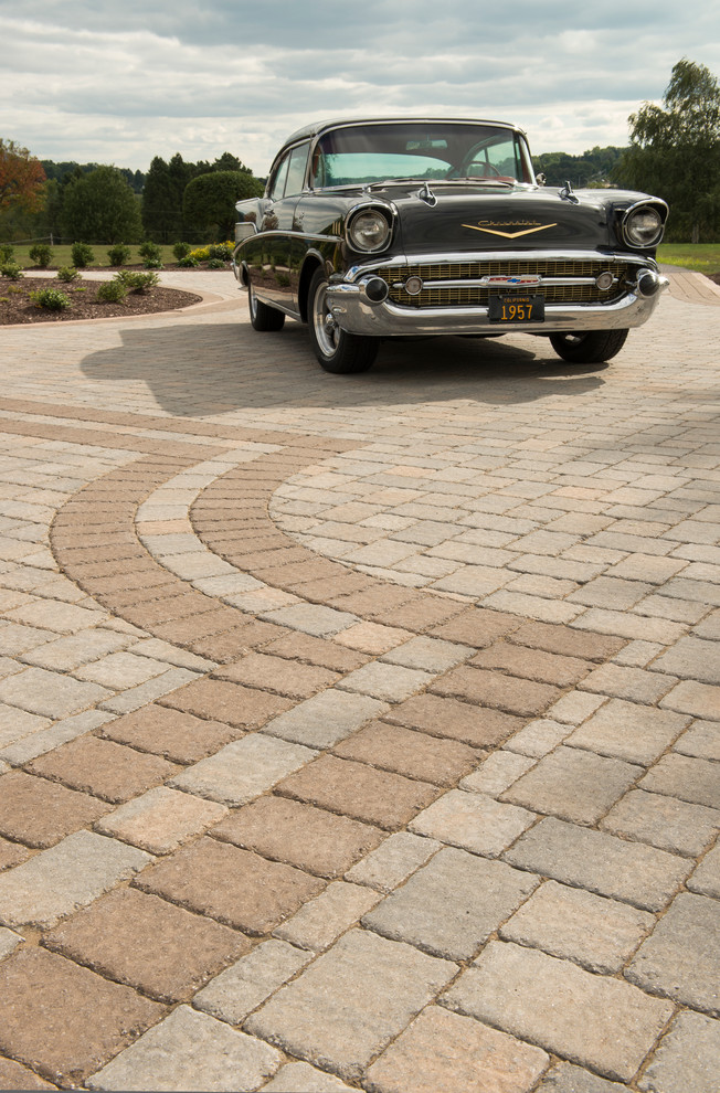 Traditional Driveway - Traditional - Landscape - Other | Houzz