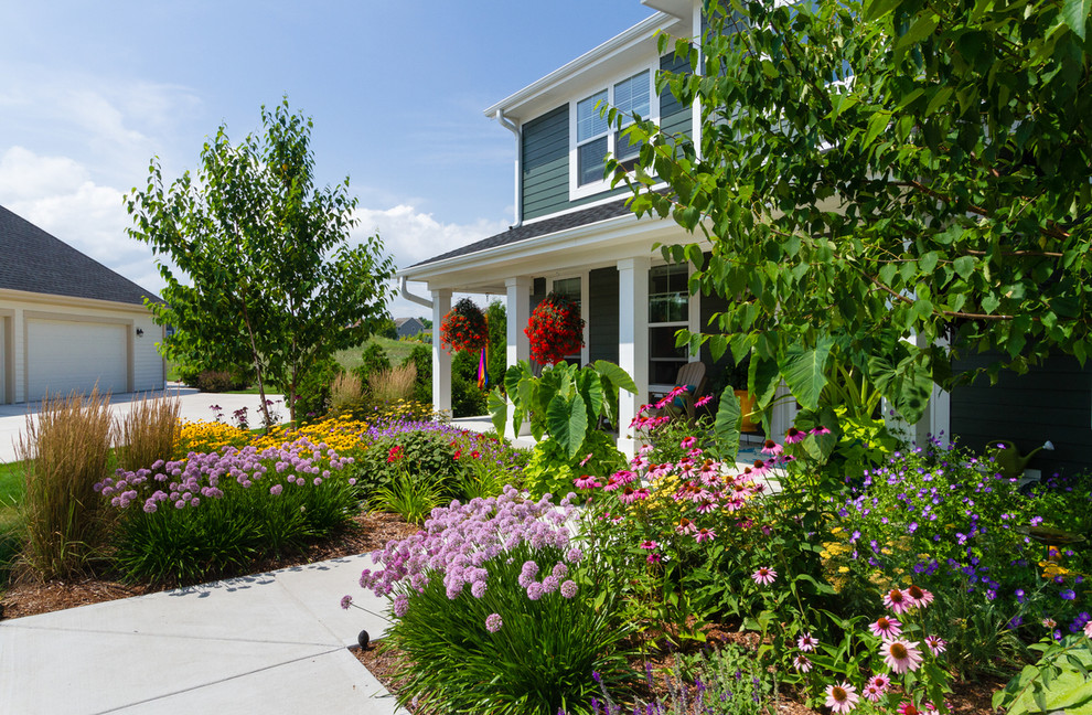 Traditional Front Yard Landscape Cedarburg Traditional Landscape