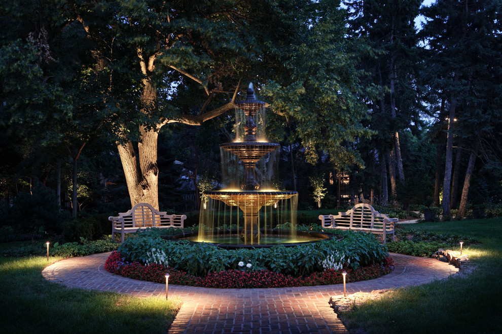 Photo of a traditional landscaping in Omaha.