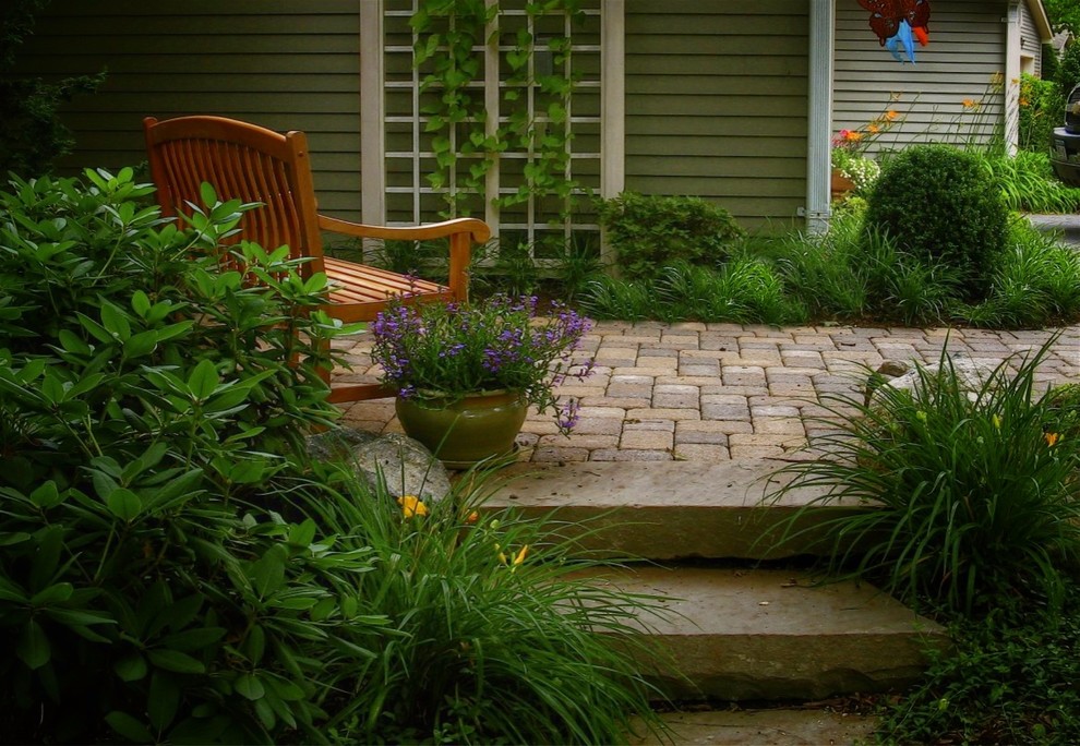 Design ideas for a traditional landscaping in Newark.