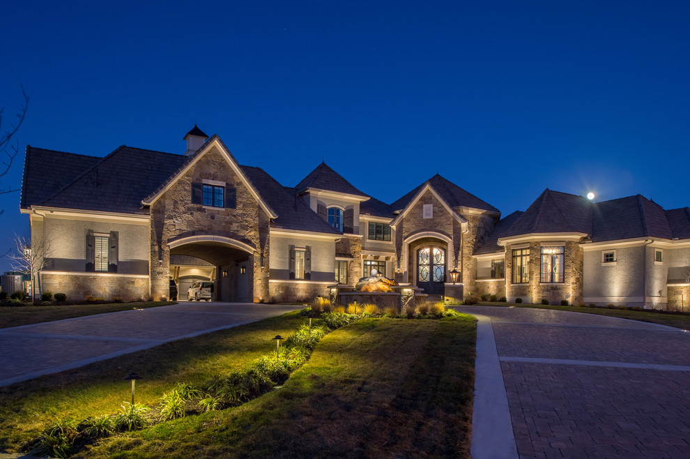 Traditional Luxury Home in Overland Park, KS - Traditional - Landscape - Kansas City - by Meier 