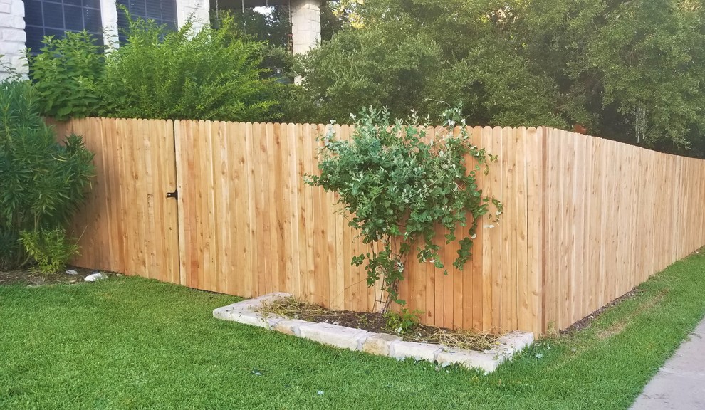 Traditional Western Red Cedar Fence Traditional Landscape Austin