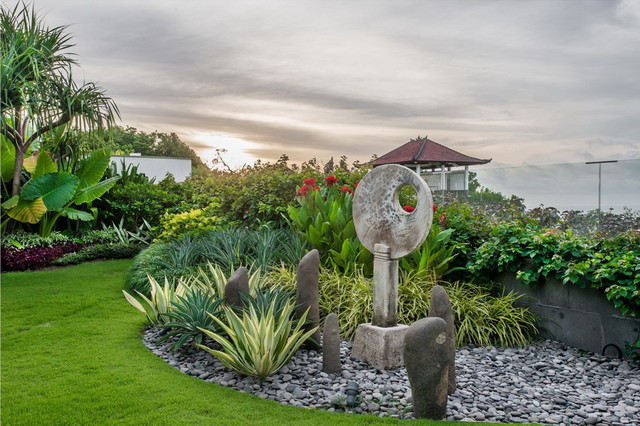 Tropical Landscape Design at Gapura Vista Bali - Tropical - Garden - Other  - by Bali Landscape Company | Houzz IE