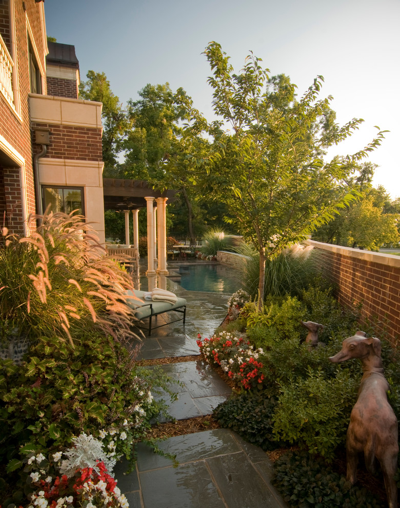 Inspiration for a mediterranean landscaping in Oklahoma City.