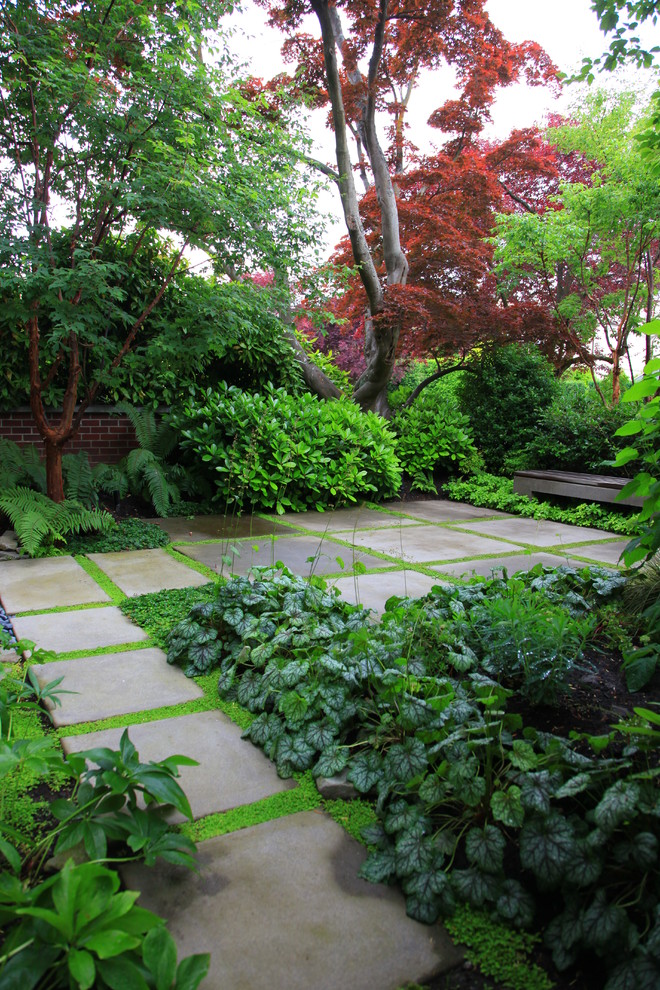 Design ideas for a contemporary landscaping in Vancouver.