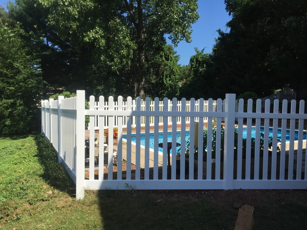 5 Ways to Elevate your Pool Area for Family and Friends