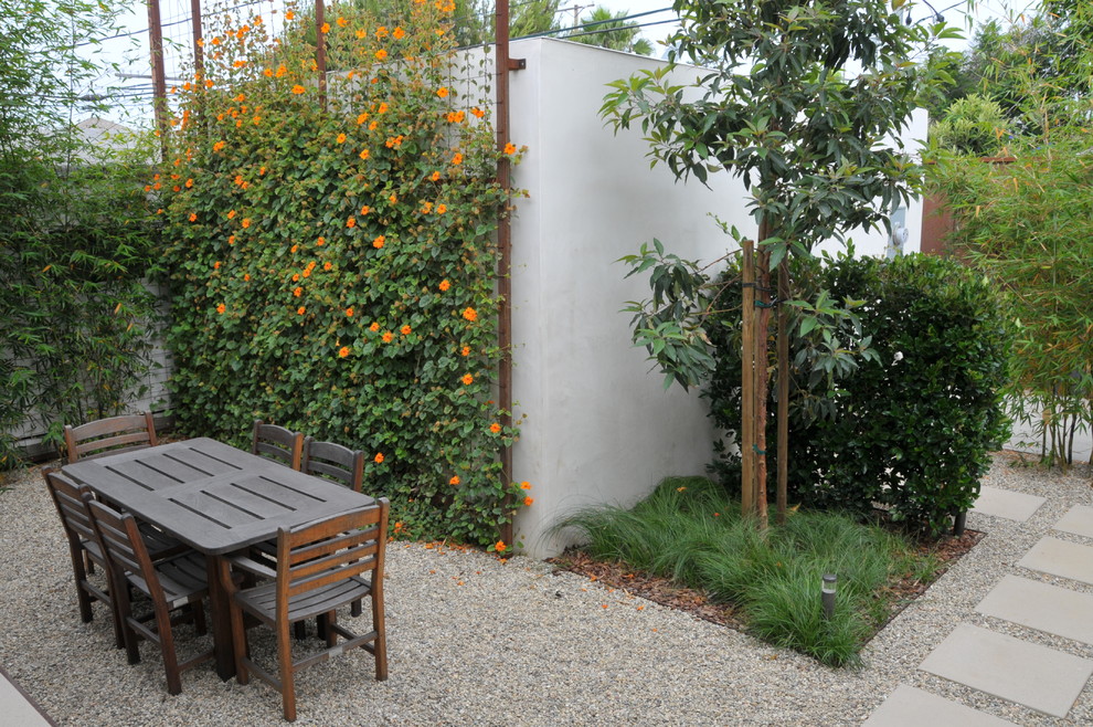 Immagine di un giardino minimalista