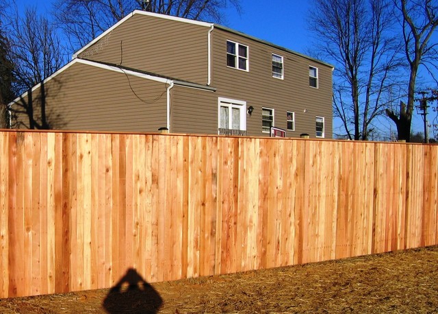 Vertical Board w/ cap board (Wood Privacy Fence) - Traditional - Landscape  - Baltimore - by Mid-Atlantic Deck and Fence | Houzz NZ