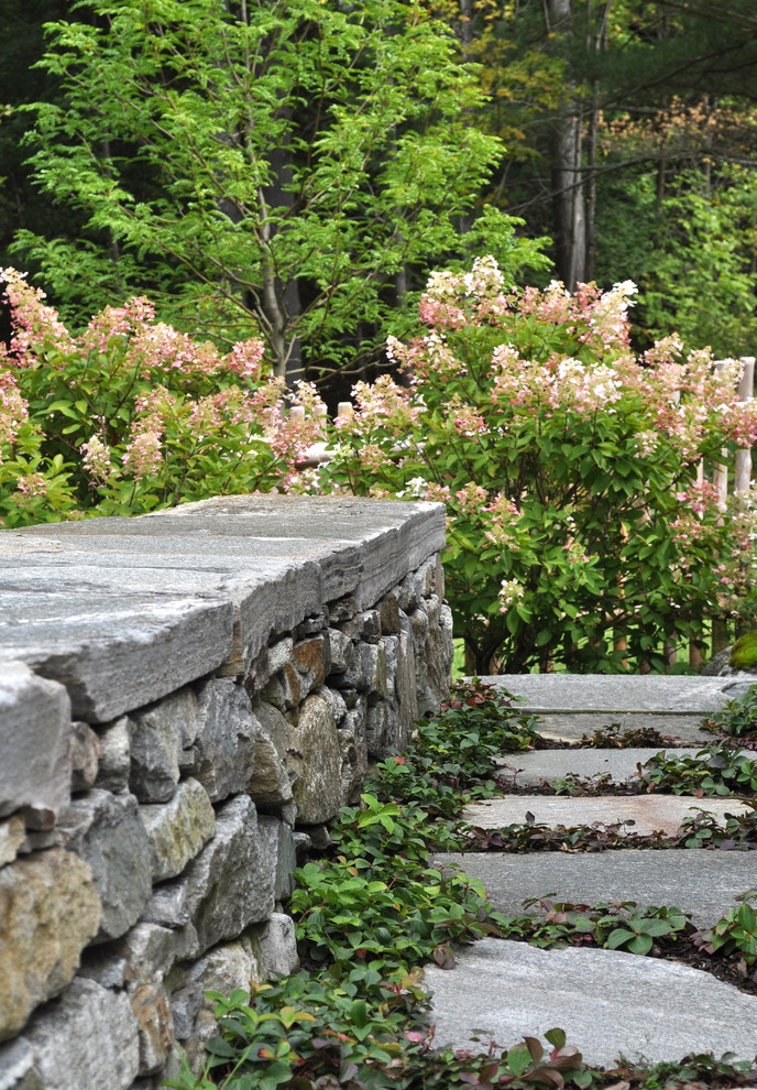 Photo of a contemporary landscaping in Burlington.