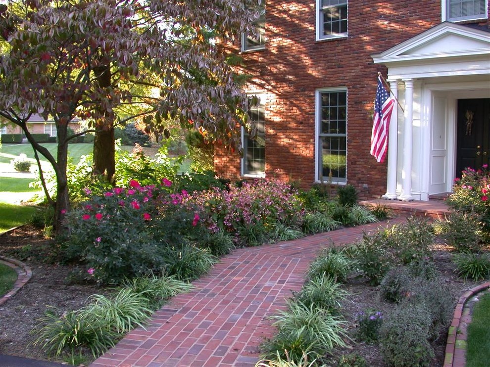 Walkways Traditional Landscape St Louis by Basile Landscaping