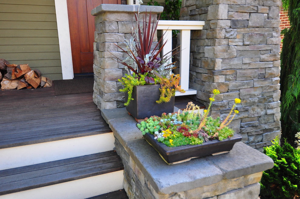 This is an example of a craftsman landscaping in Seattle.