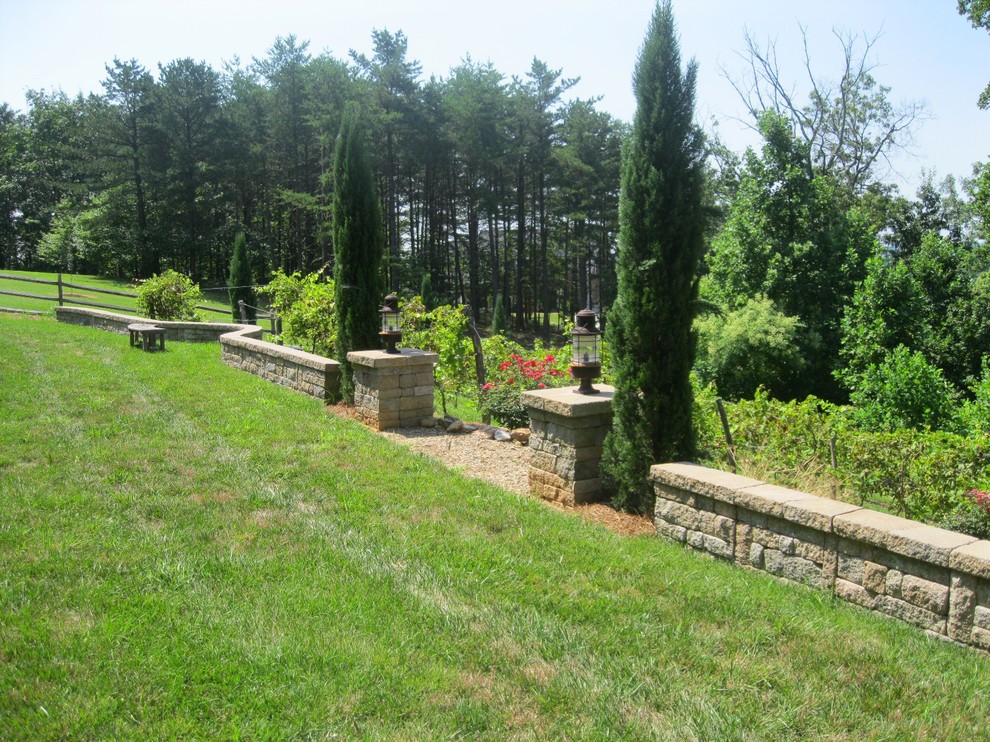 Photo of a traditional landscaping in Charlotte.