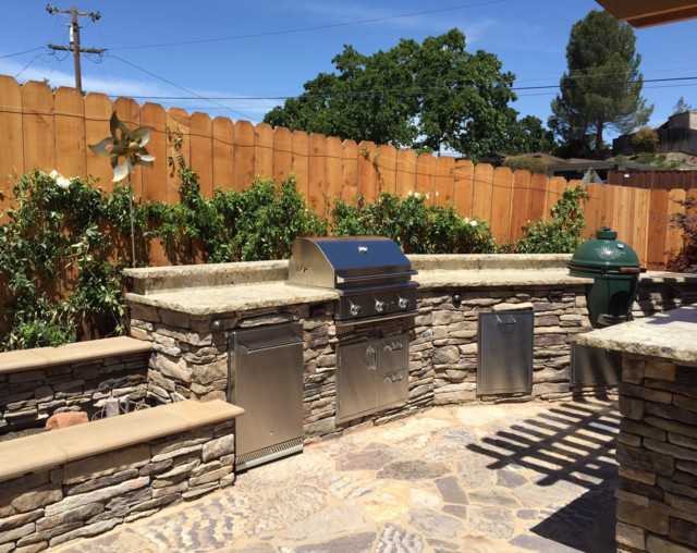 Walnut Creek_Outdoor BBQ Equipment Traditional Garden San