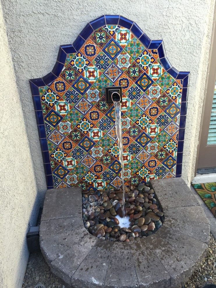 Small mediterranean garden in Las Vegas.