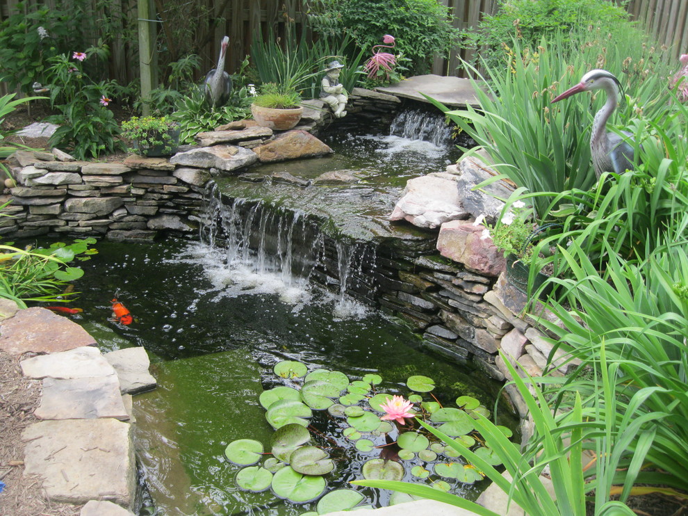 Idéer för att renovera en stor orientalisk trädgård, med en damm