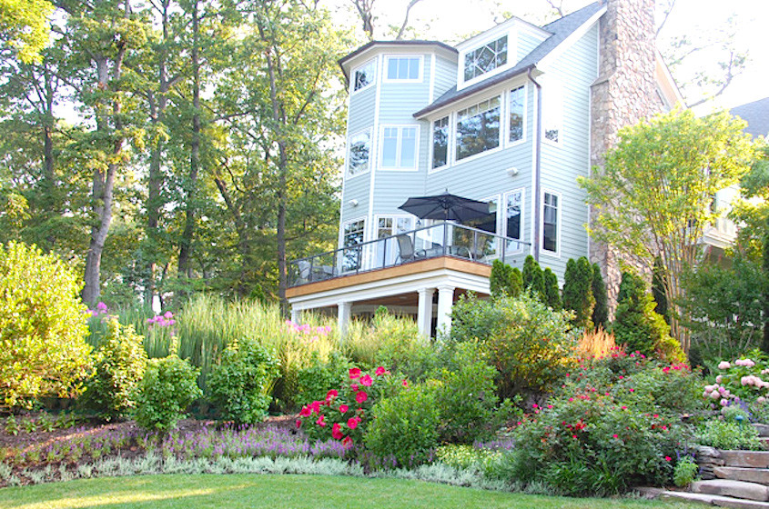 Foto di un giardino american style esposto a mezz'ombra di medie dimensioni e dietro casa