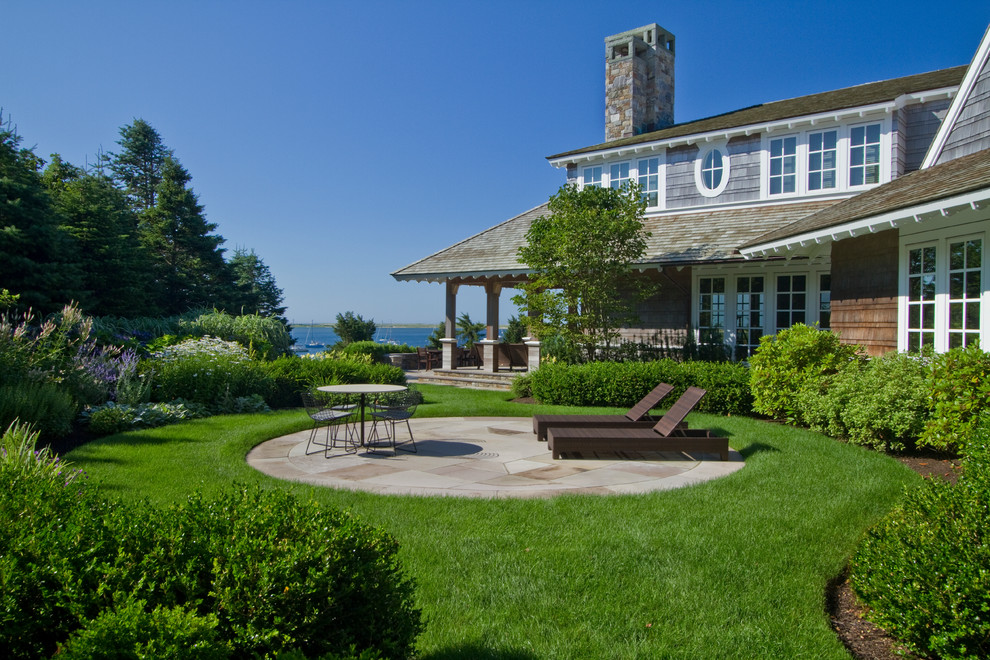Источник вдохновения для домашнего уюта: участок и сад на внутреннем дворе в морском стиле