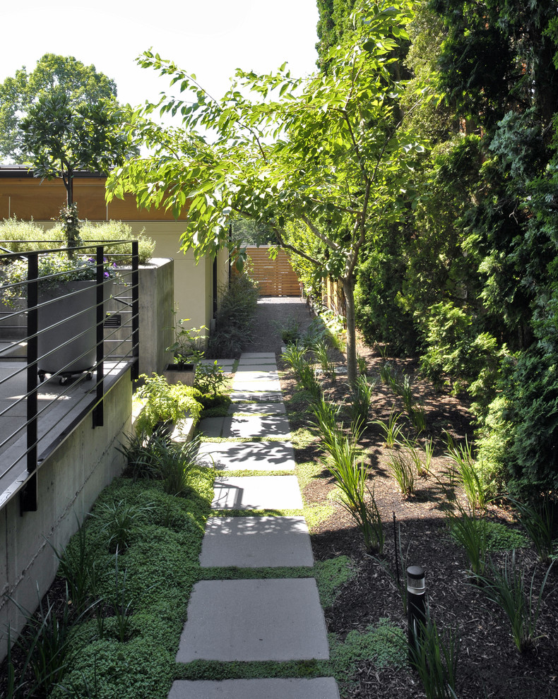 Design ideas for a contemporary house exterior in Seattle.