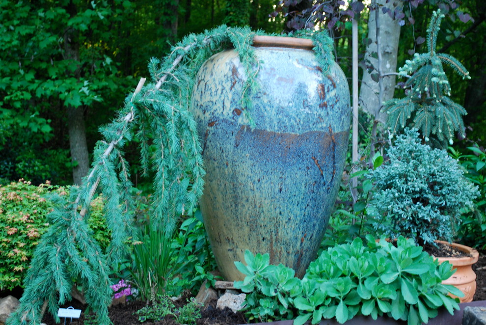シャーロットにあるトラディショナルスタイルのおしゃれな庭の写真
