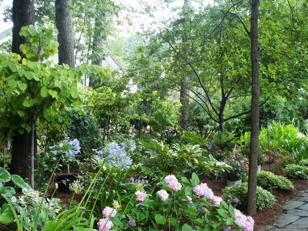 Пример оригинального дизайна: участок и сад в стиле неоклассика (современная классика)