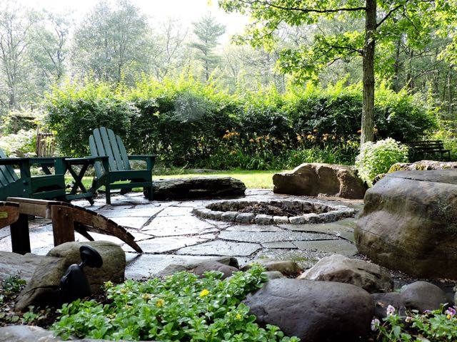 Design ideas for a landscaping in New York.