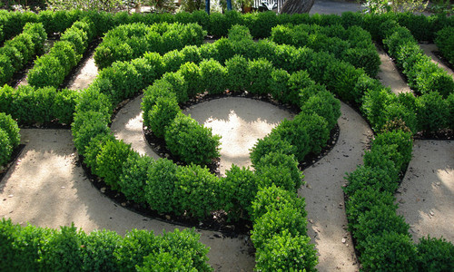 traditional-green-landscape-garden