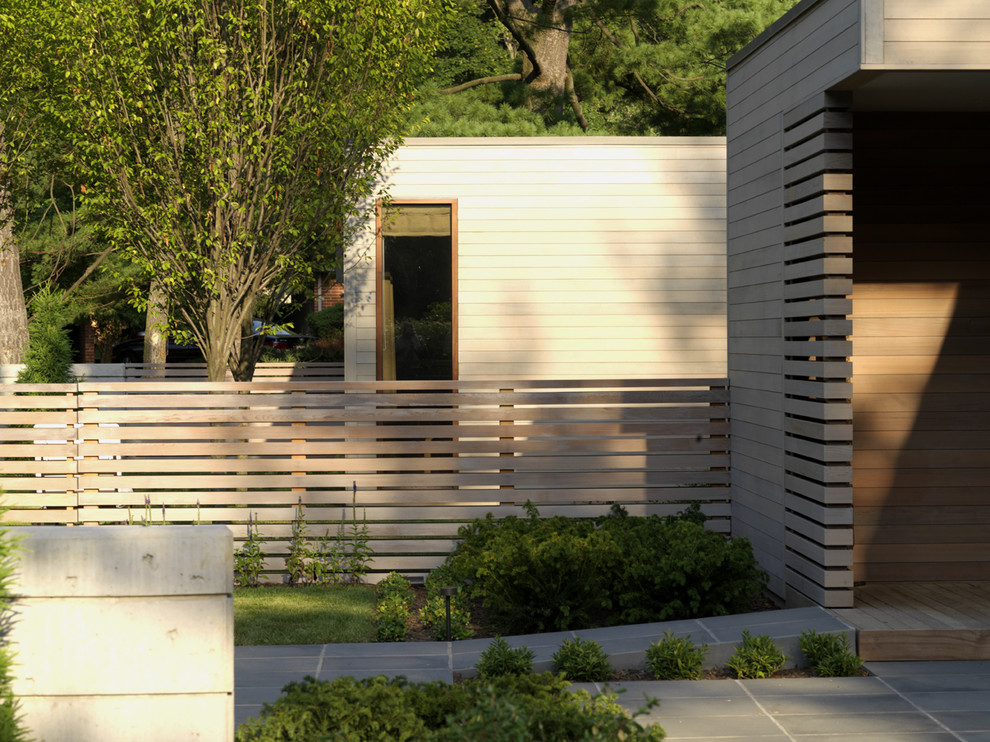 Inspiration for a contemporary partial sun landscaping in Baltimore.