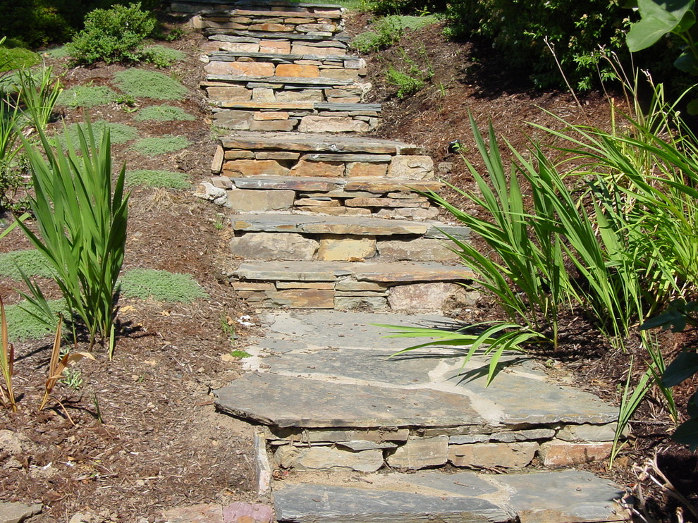 Photo of a modern landscaping in Portland.