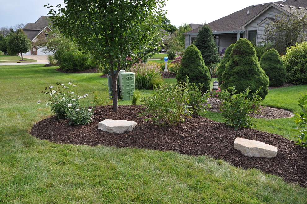 Yorkville Landscaping Berm Traditional Landscape Chicago by