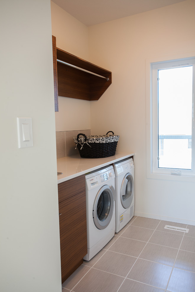 Photo of a contemporary utility room in Calgary.