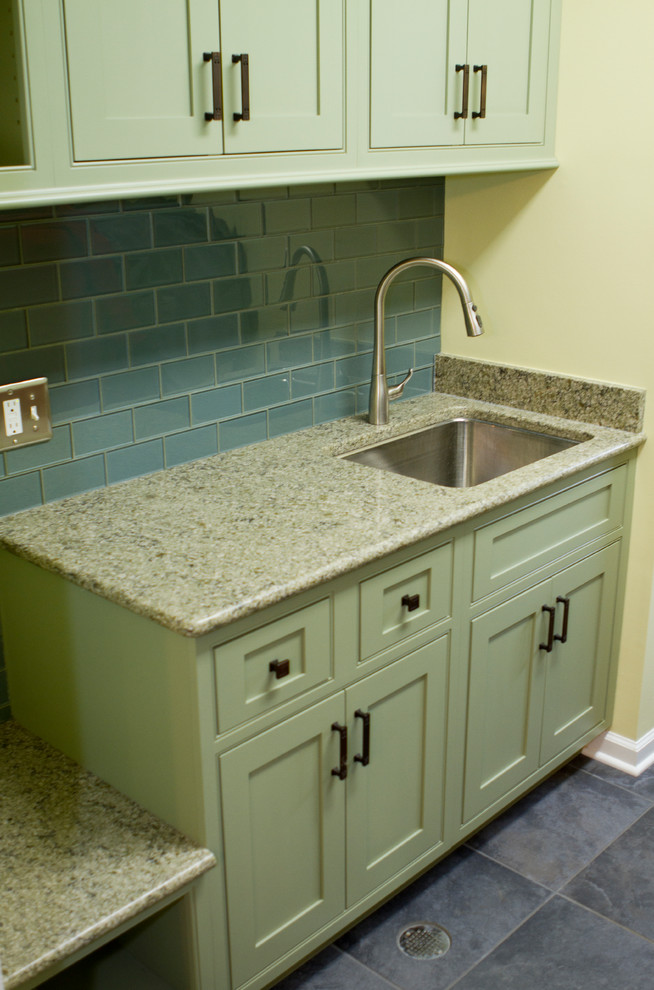 Example of a minimalist laundry room design in St Louis