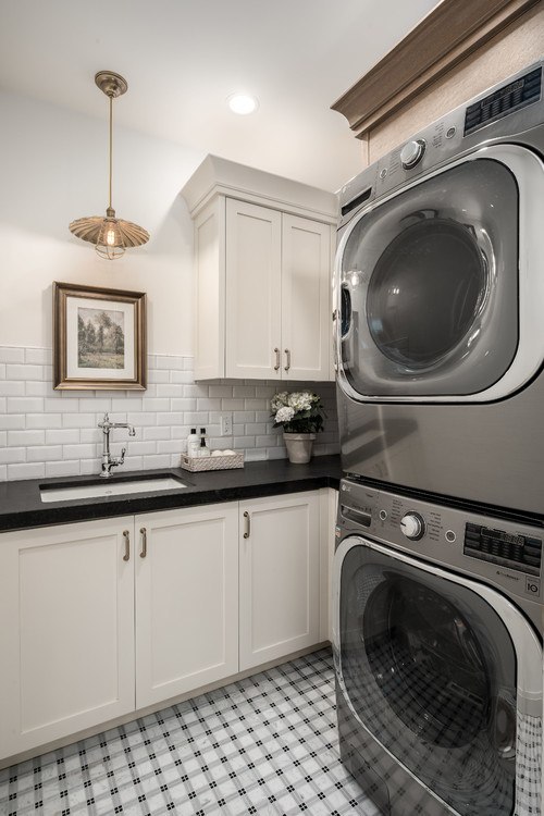 Farmhouse Laundry Room Ideas; here are farmhouse laundry room decor ideas, farmhouse laundry room ideas, and stunning modern farmhouse laundry room ideas!