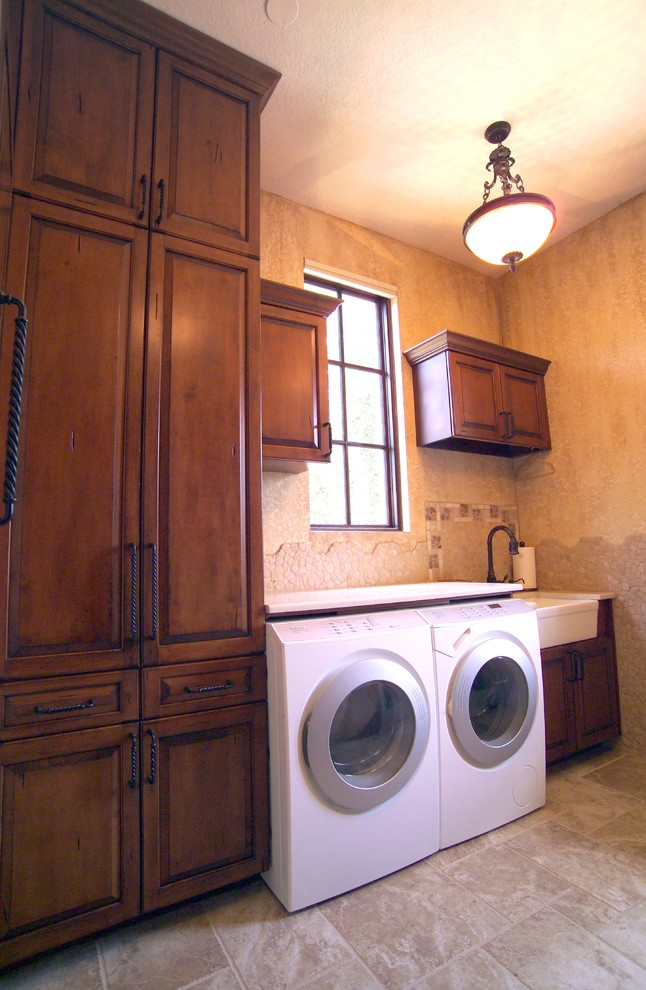 Elegant laundry room photo in Tampa