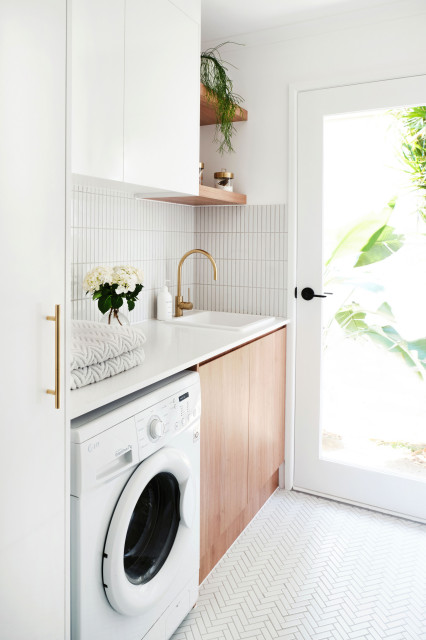 A white Smartstone benchtop helps a Queensland laundry - Contemporary -  Utility Room - Gold Coast - Tweed - by Smartstone | Quartz Benchtops,  Engineered Stone | Houzz UK