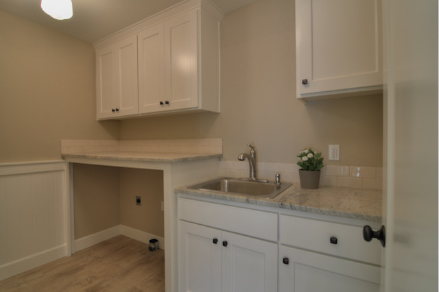 Example of a classic laundry room design in Portland