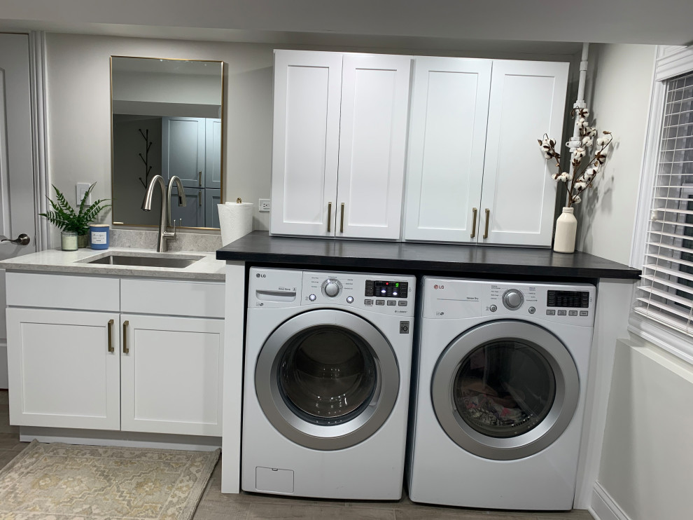Laundry room - mid-sized shabby-chic style laundry room idea in Chicago
