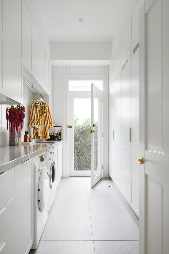 Inspiration for a contemporary utility room in Melbourne.