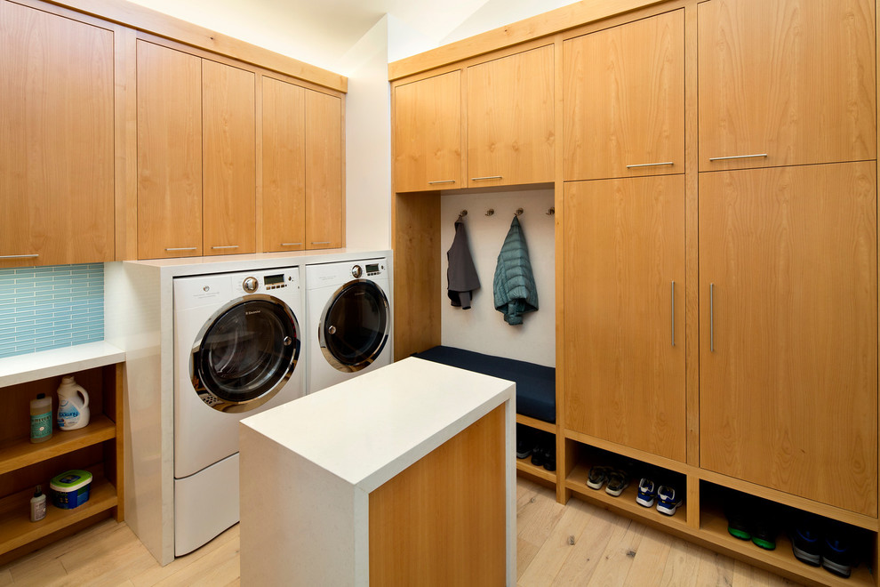 This is an example of a contemporary utility room in San Francisco.