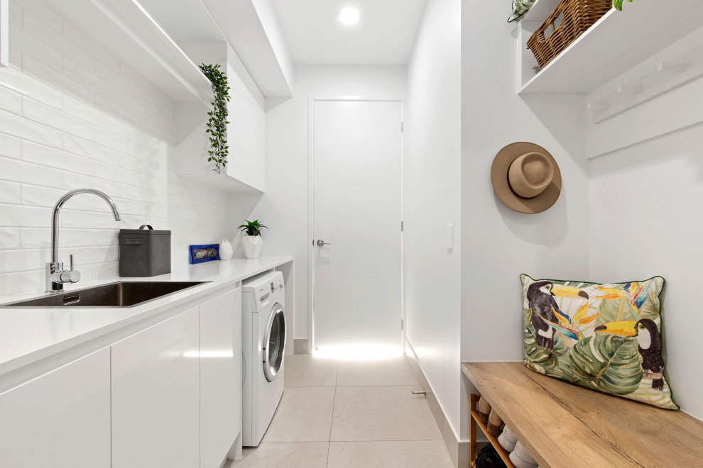 Inspiration for a contemporary utility room in Sunshine Coast.