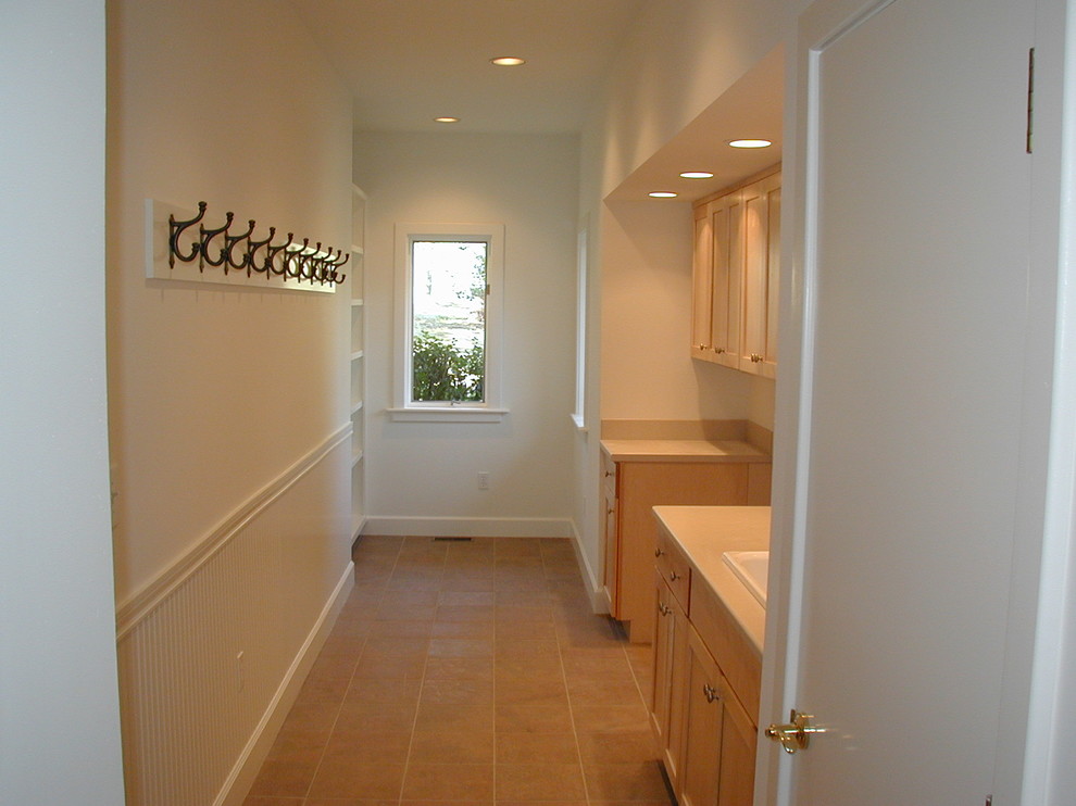 Traditional utility room in Sacramento.