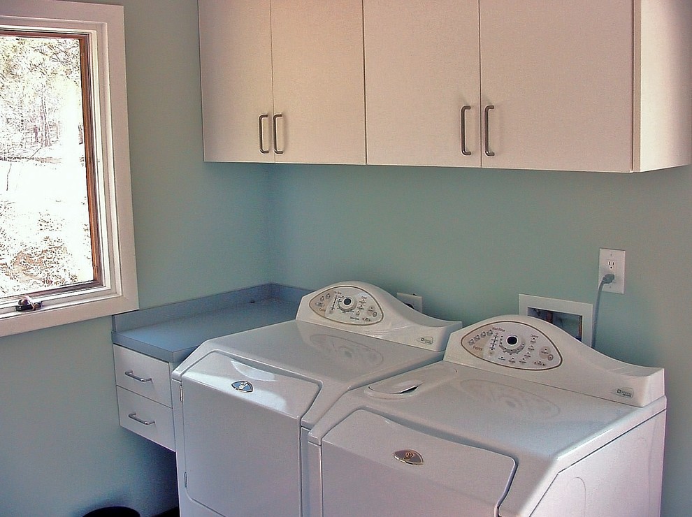 Photo of a classic utility room in Raleigh.