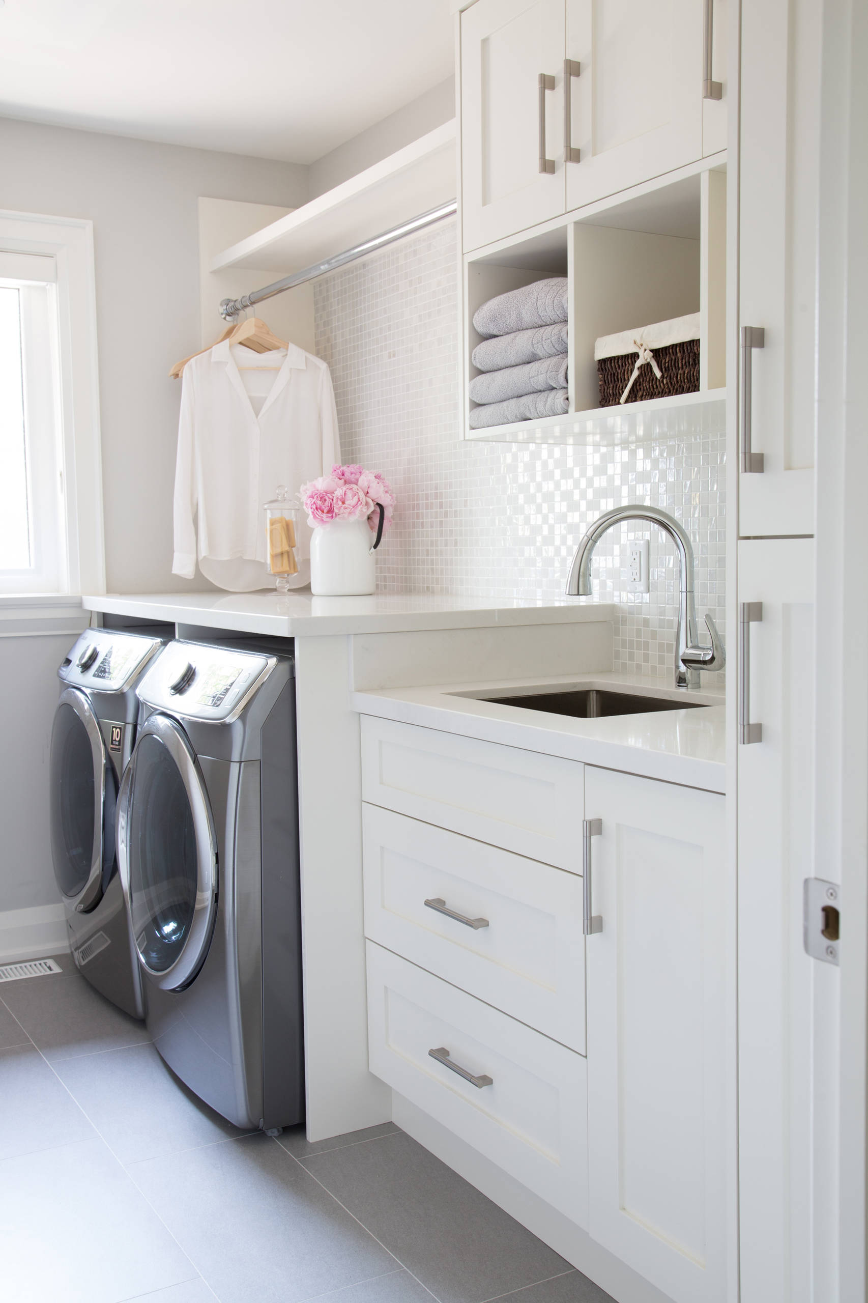 75 Laundry Room with Shaker Cabinets Ideas You'll Love - August, 2023 |  Houzz