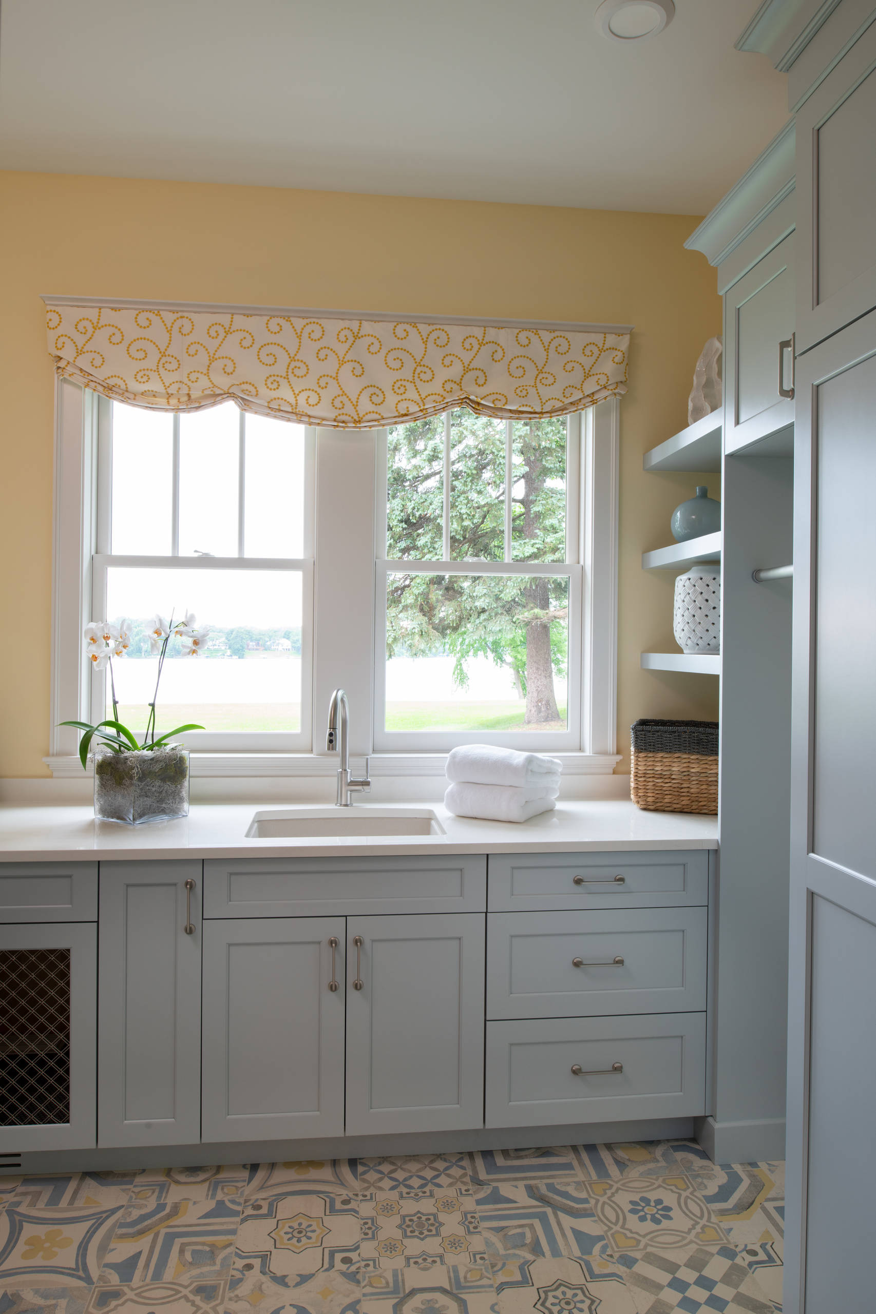 75 Laundry Room With Gray Cabinets And Yellow Walls Ideas You Ll Love January 2024 Houzz